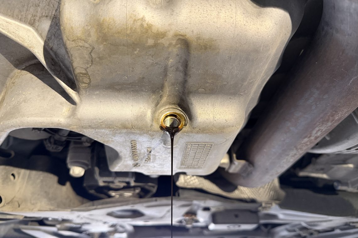 Oil drain during service