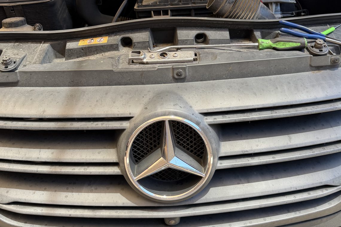 Mercedes-Benz grille and star